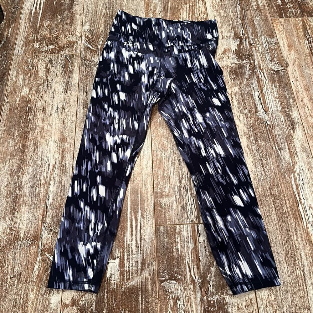 NWOT Under Armour Fitted Leggings M
